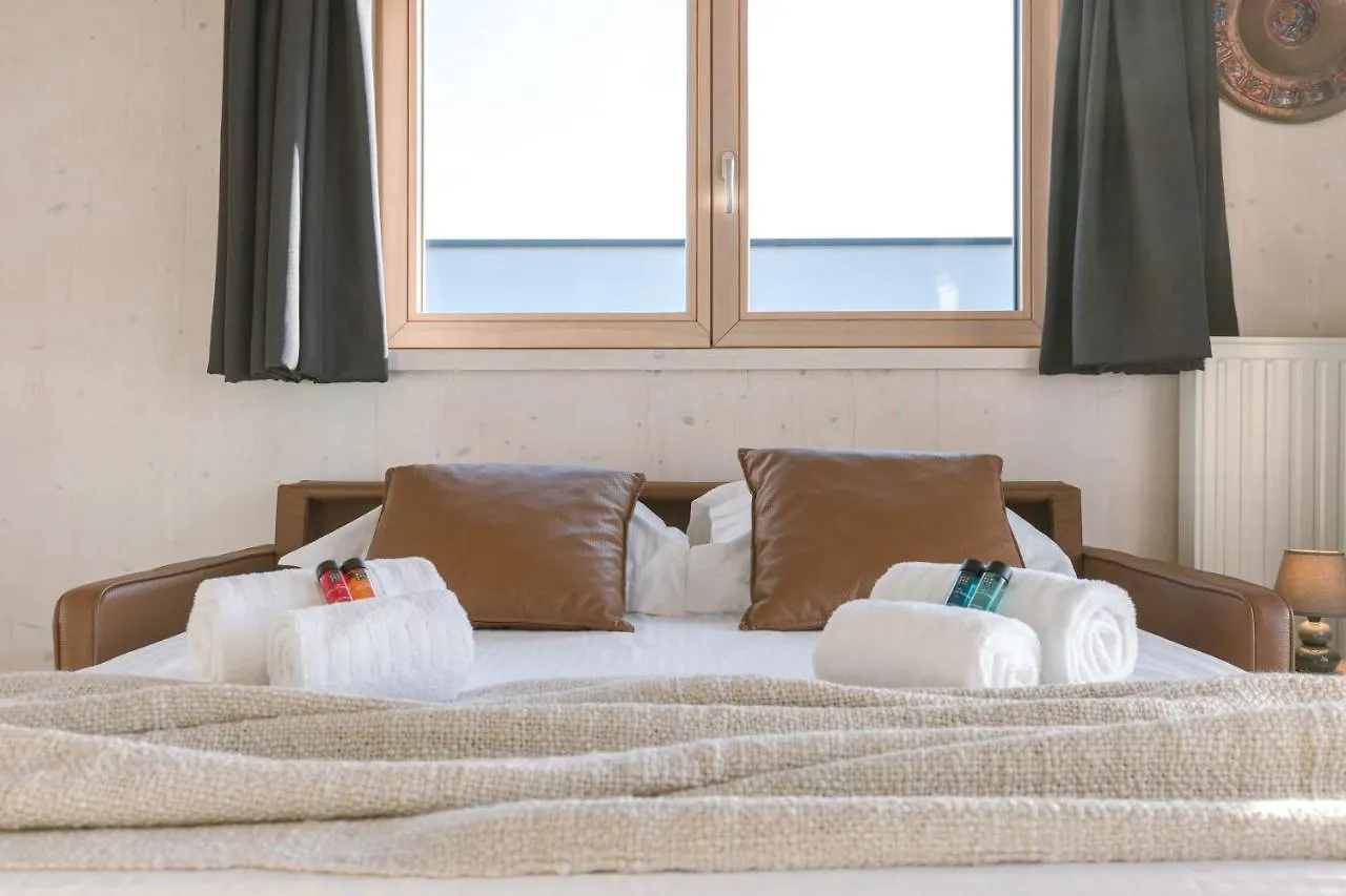 Cosy Holiday Apartment With A Large And Sunny Terrace Nearby The Sea And The Beach In Middelkerke