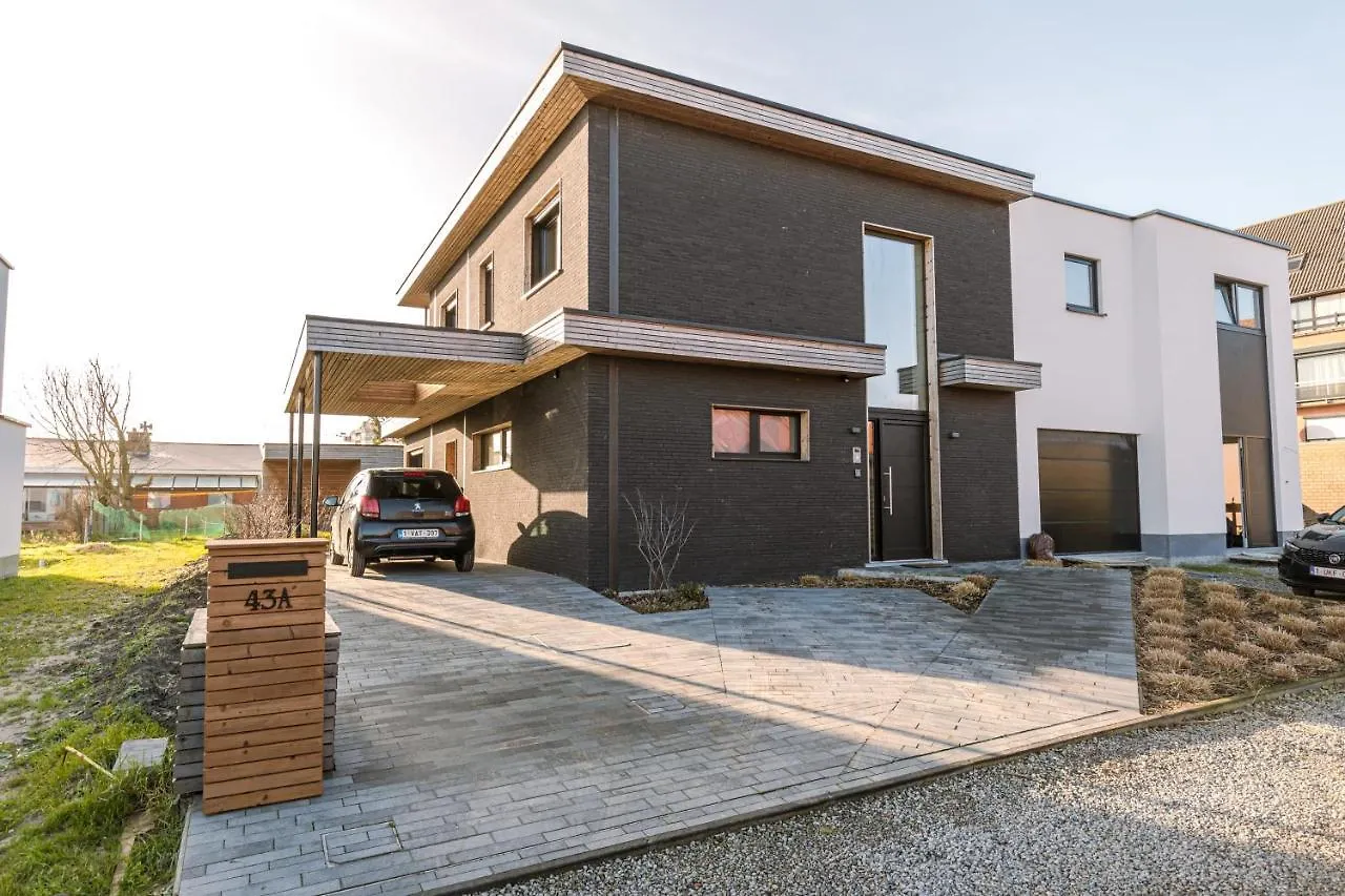 Cosy Holiday Apartment With A Large And Sunny Terrace Nearby The Sea And The Beach In Middelkerke